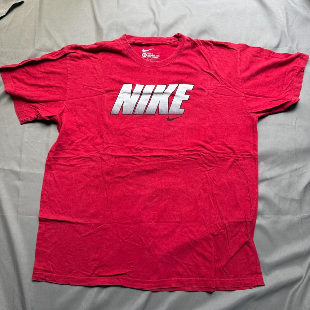 Nike Shirt Mens XL Red Loose Fit Spell out Swoosh Big Halftone Fade Logo